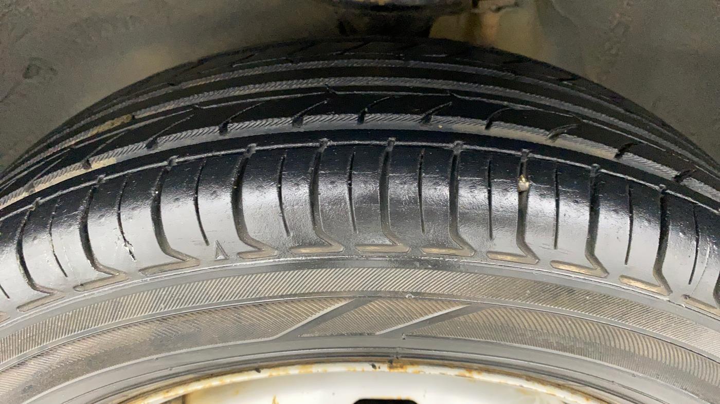 2013 Maruti Zen Estilo LXI, Petrol, Manual, 32,573 km, Left Front Tyre Tread