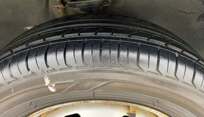 2013 Maruti Zen Estilo LXI, Petrol, Manual, 32,573 km, Right Front Tyre Tread