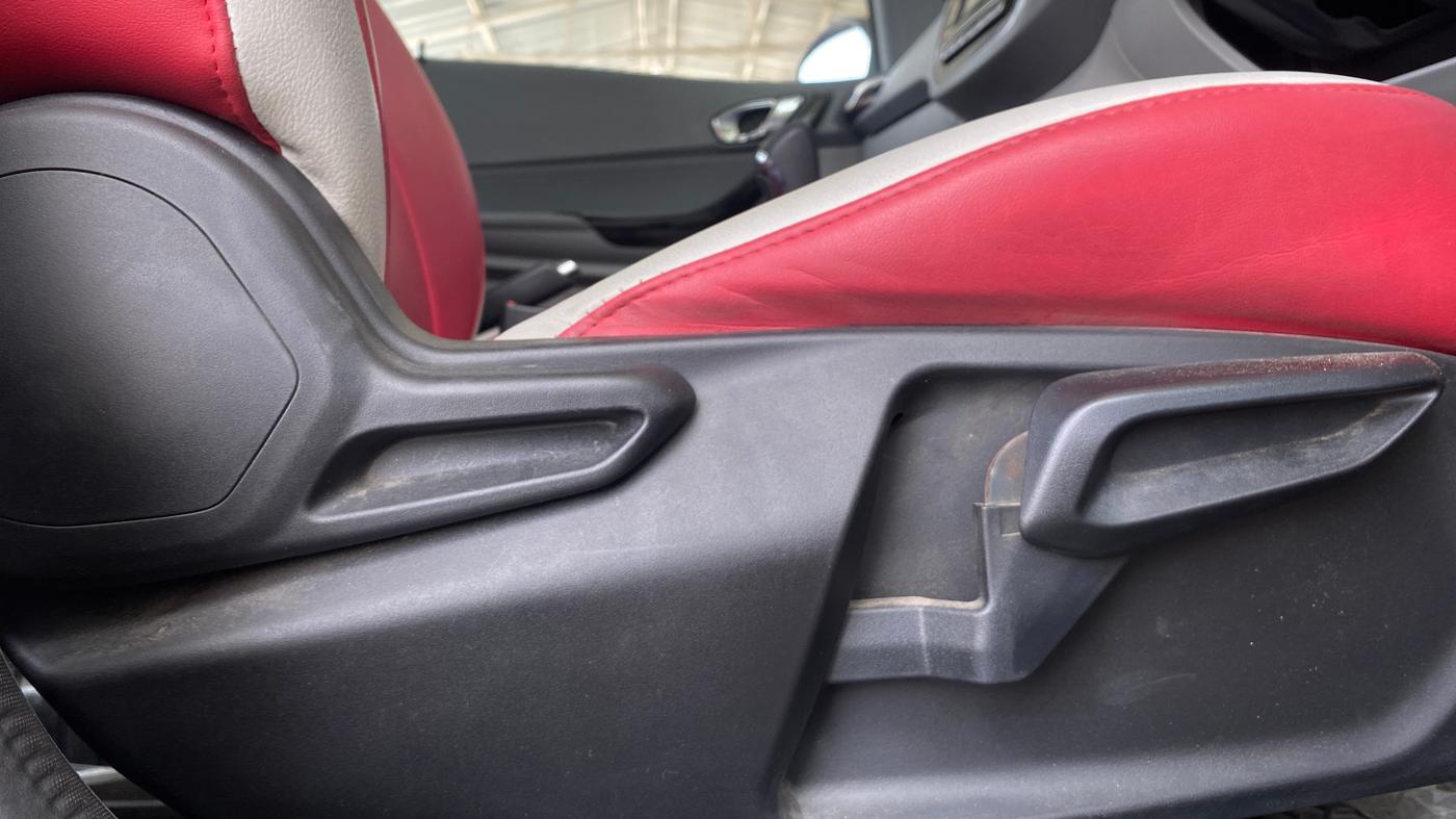 2020 Tata TIGOR XZA PLUS PETROL, Petrol, Automatic, 35,330 km, Driver Side Adjustment Panel