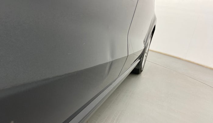 2016 Volkswagen Vento HIGHLINE 1.5 AT, Diesel, Automatic, 96,216 km, Right rear door - Slightly dented