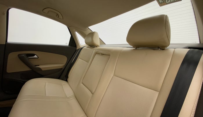 2016 Volkswagen Vento HIGHLINE 1.5 AT, Diesel, Automatic, 96,216 km, Right Side Rear Door Cabin