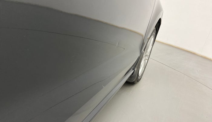 2016 Volkswagen Vento HIGHLINE 1.5 AT, Diesel, Automatic, 96,216 km, Driver-side door - Slightly dented