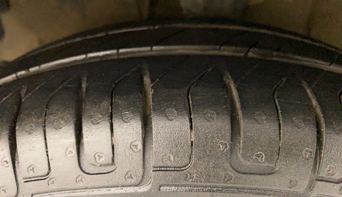 2011 Hyundai i10 SPORTZ 1.2, Petrol, Manual, 66,471 km, Left Front Tyre Tread
