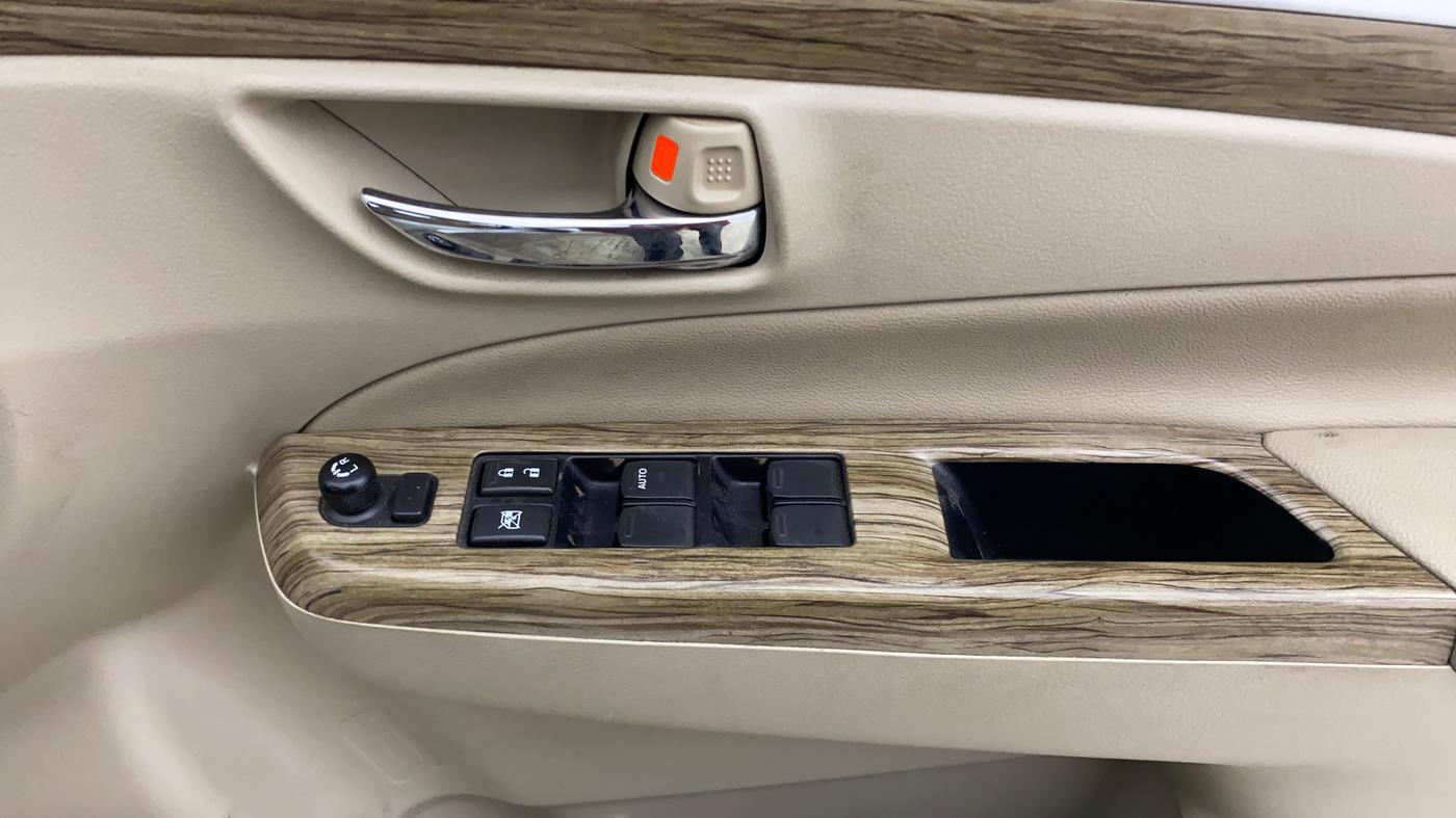 2023 Maruti Ciaz ALPHA  AT 1.5 SHVS PETROL, Petrol, Automatic, 53,557 km, Driver Side Door Panels Control
