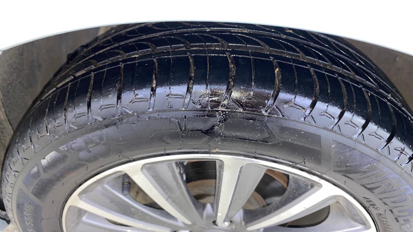 2023 Maruti Ciaz ALPHA  AT 1.5 SHVS PETROL, Petrol, Automatic, 53,557 km, Left Front Tyre Tread