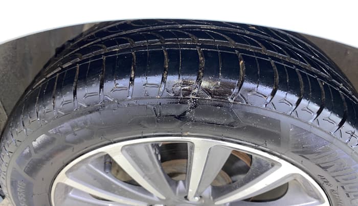 2023 Maruti Ciaz ALPHA  AT 1.5 SHVS PETROL, Petrol, Automatic, 53,557 km, Left Front Tyre Tread