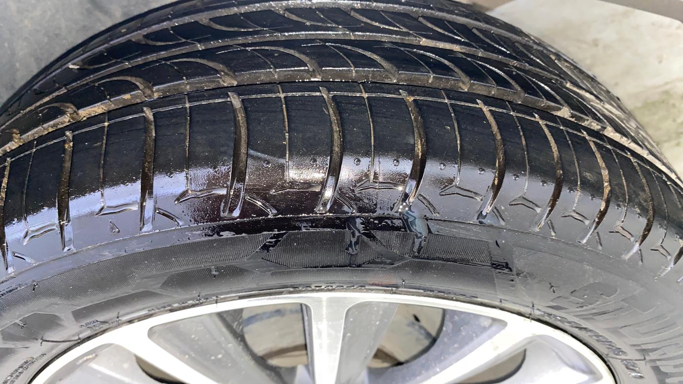 2023 Maruti Ciaz ALPHA  AT 1.5 SHVS PETROL, Petrol, Automatic, 53,557 km, Left Rear Tyre Tread