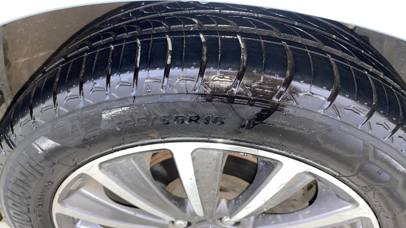 2023 Maruti Ciaz ALPHA  AT 1.5 SHVS PETROL, Petrol, Automatic, 53,557 km, Right Front Tyre Tread