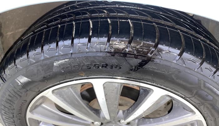 2023 Maruti Ciaz ALPHA  AT 1.5 SHVS PETROL, Petrol, Automatic, 53,557 km, Right Front Tyre Tread