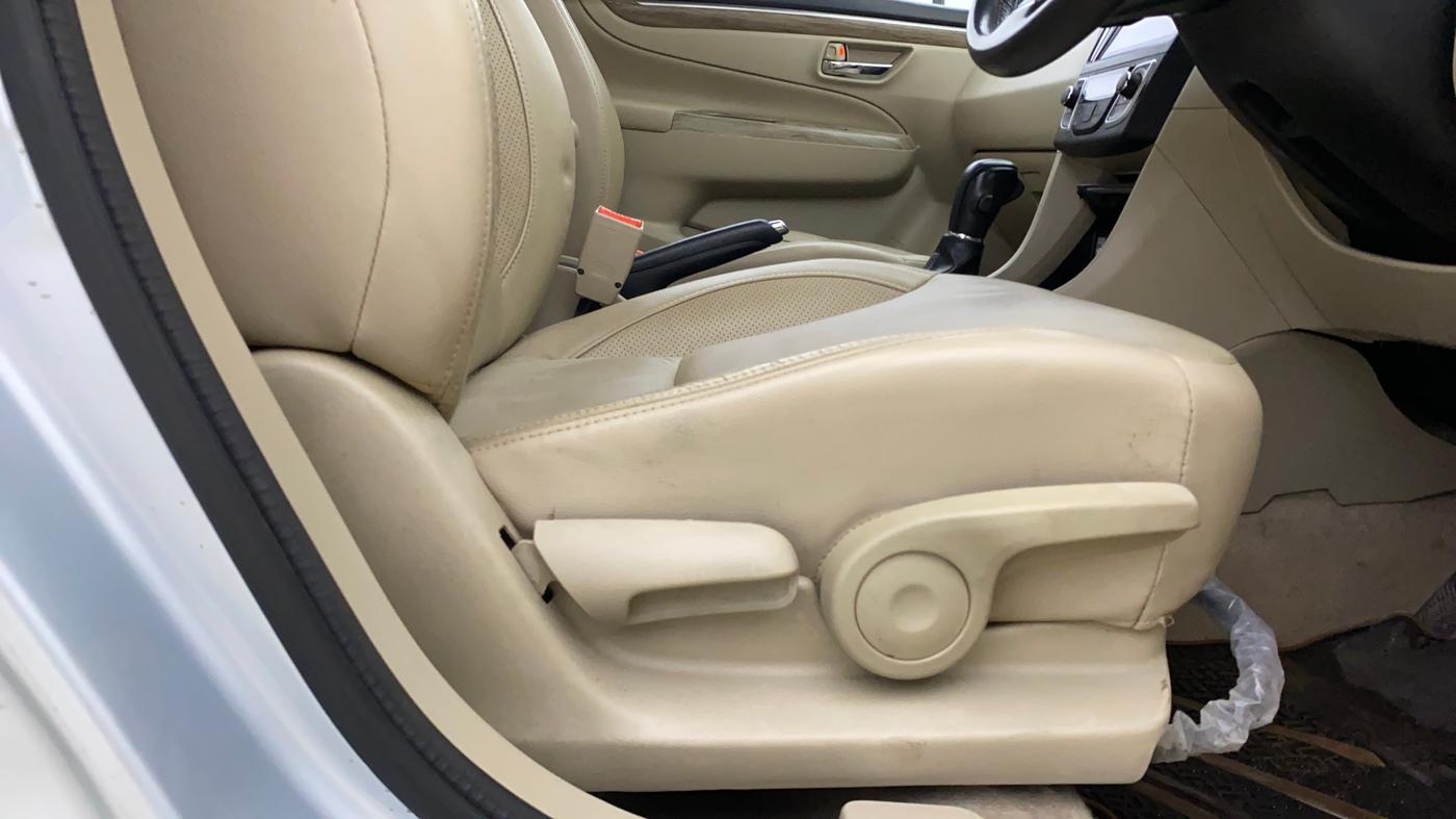 2023 Maruti Ciaz ALPHA  AT 1.5 SHVS PETROL, Petrol, Automatic, 53,557 km, Driver Side Adjustment Panel