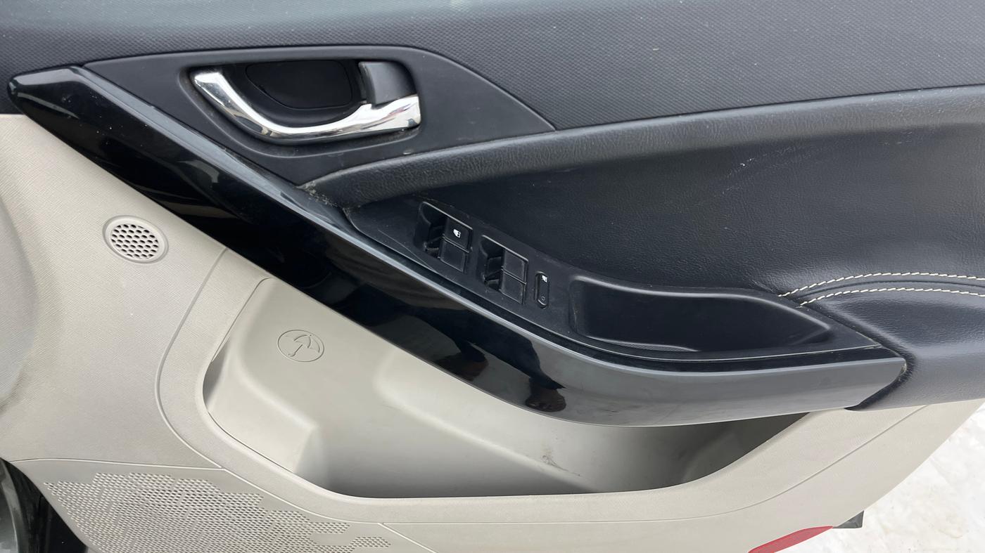 2021 Tata NEXON XZA PLUS DIESEL, Diesel, Automatic, 75,535 km, Driver Side Door Panels Control