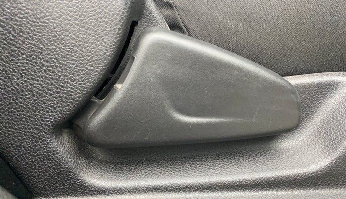2018 Renault Kwid CLIMBER 1.0, Petrol, Manual, 25,132 km, Driver Side Adjustment Panel
