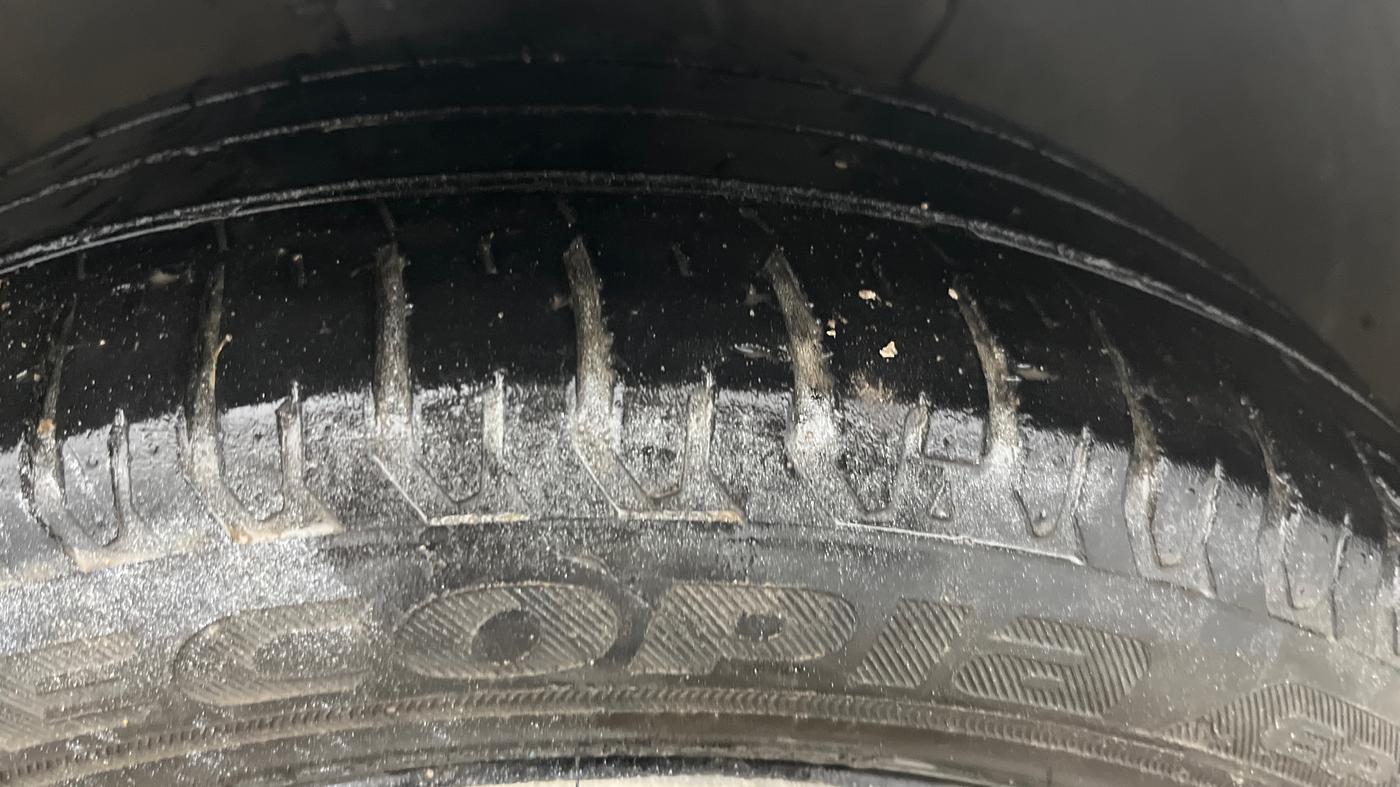 2022 Hyundai Verna SX (O) 1.5 VTVT IVT, Petrol, Automatic, 42,753 km, Right Front Tyre Tread