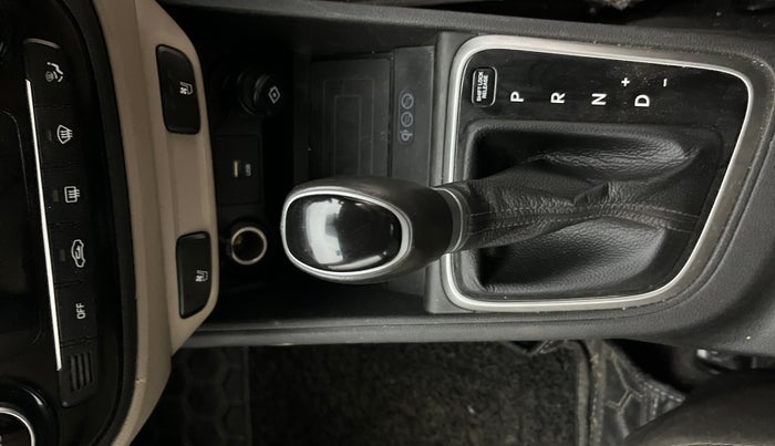 2022 Hyundai Verna SX (O) 1.5 VTVT IVT, Petrol, Automatic, 42,753 km, Gear Lever