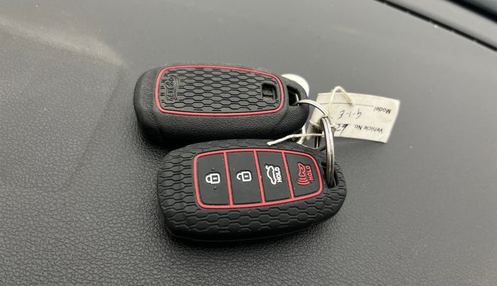 2022 Hyundai Verna SX (O) 1.5 VTVT IVT, Petrol, Automatic, 42,753 km, Key Close Up