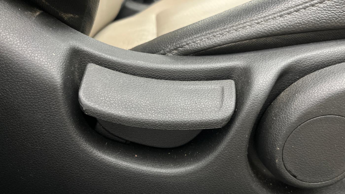 2022 Hyundai Verna SX (O) 1.5 VTVT IVT, Petrol, Automatic, 42,753 km, Driver Side Adjustment Panel