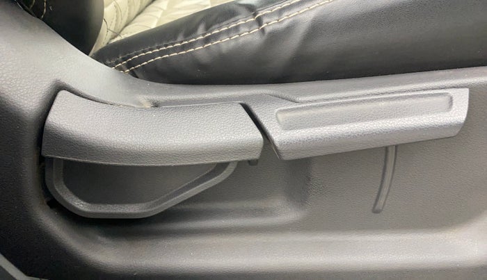 2023 Hyundai GRAND I10 NIOS SPORTZ 1.2 KAPPA VTVT, Petrol, Manual, 67,029 km, Driver Side Adjustment Panel