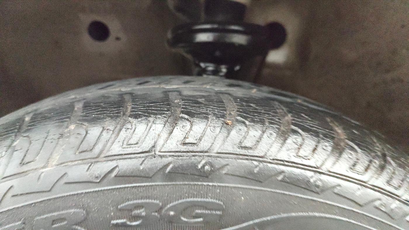 2016 Maruti Wagon R 1.0 VXI, Petrol, Manual, 24,203 km, Left Front Tyre Tread