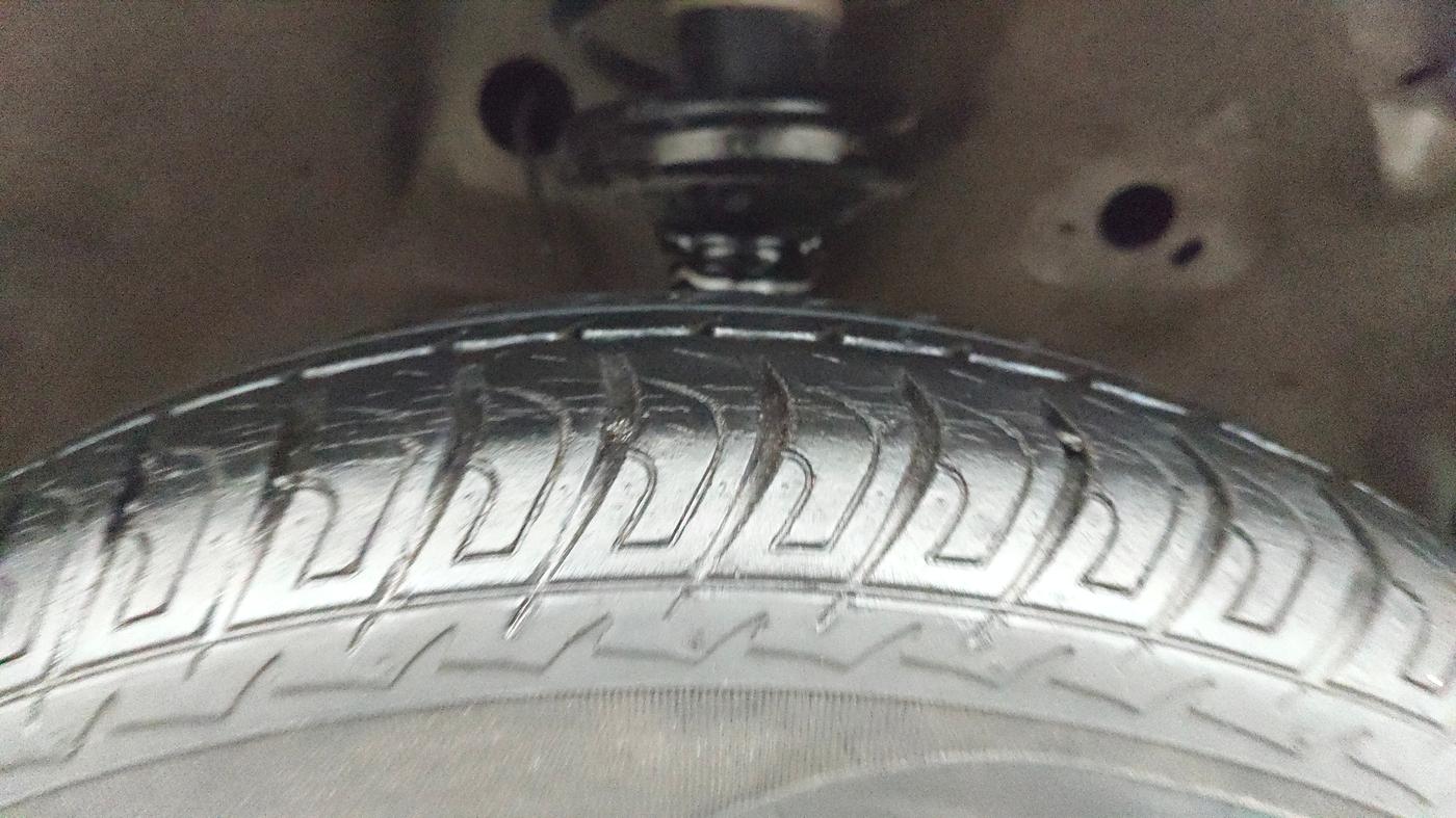 2016 Maruti Wagon R 1.0 VXI, Petrol, Manual, 24,203 km, Right Front Tyre Tread