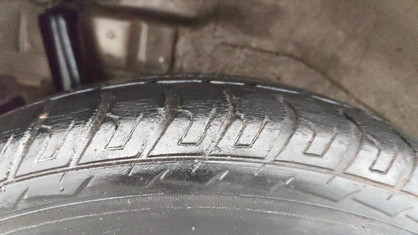 2016 Maruti Wagon R 1.0 VXI, Petrol, Manual, 24,203 km, Right Rear Tyre Tread