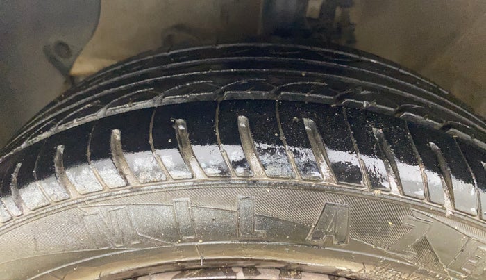 2018 Hyundai Xcent S 1.2, CNG, Manual, 1,46,499 km, Left Front Tyre Tread