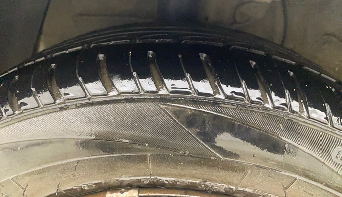 2018 Hyundai Xcent S 1.2, CNG, Manual, 1,46,499 km, Right Rear Tyre Tread