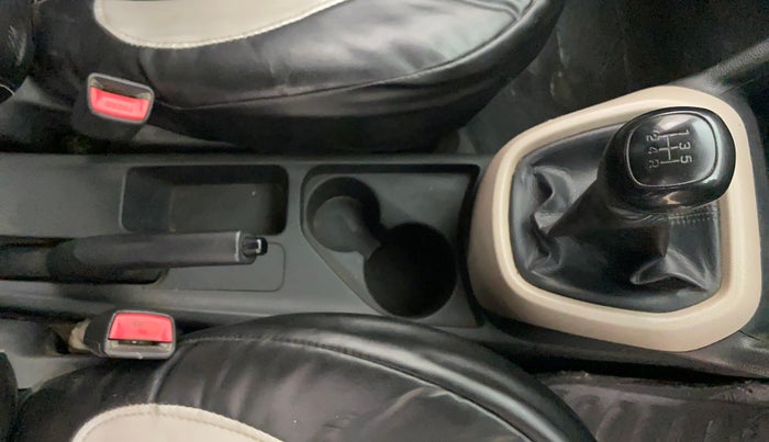 2018 Hyundai Xcent S 1.2, CNG, Manual, 1,46,499 km, Gear Lever