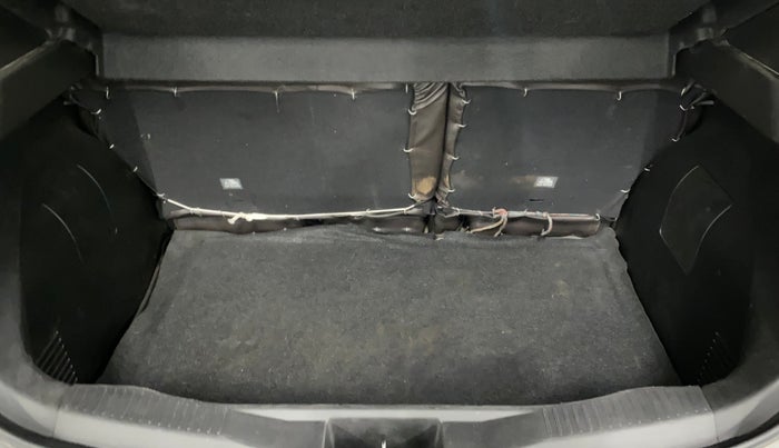 2021 Renault Kiger RXT MT, Petrol, Manual, 75,926 km, Boot Inside