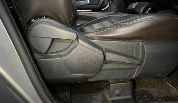 2021 Renault Kiger RXT MT, Petrol, Manual, 75,926 km, Driver Side Adjustment Panel