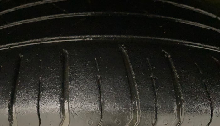 2022 Hyundai VENUE SX 1.5 CRDI, Diesel, Manual, 39,418 km, Left Front Tyre Tread