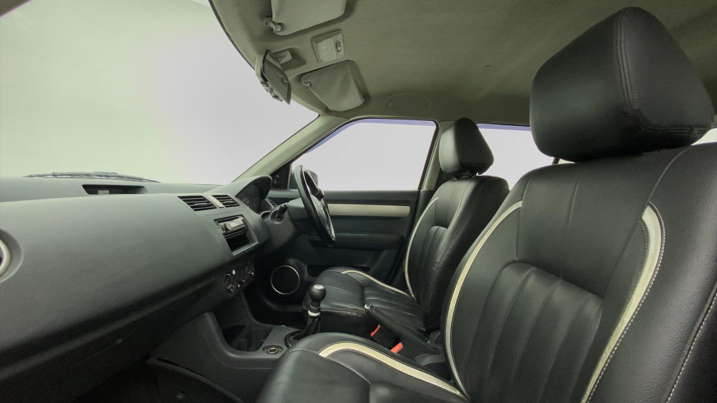 2011 Maruti Swift VXI, Petrol, Manual, 94,660 km, Right Side Front Door Cabin