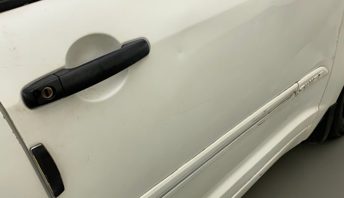 2011 Maruti Swift VXI, Petrol, Manual, 94,660 km, Driver-side door - Minor scratches