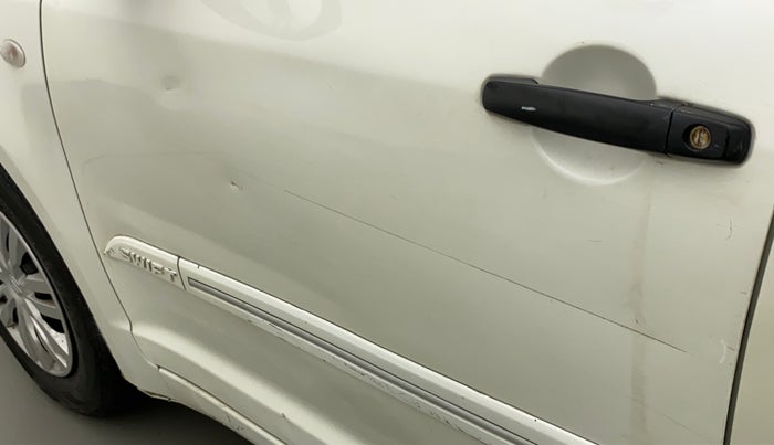 2011 Maruti Swift VXI, Petrol, Manual, 94,660 km, Front passenger door - Slightly dented