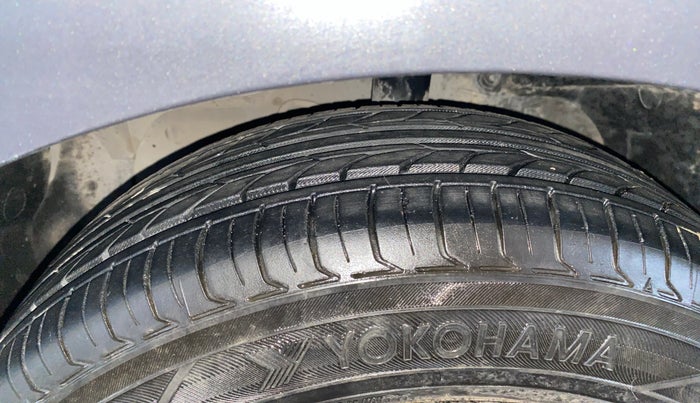 2016 Ford Figo Aspire AMBIENTE 1.2 PETROL, Petrol, Manual, 88,510 km, Left Front Tyre Tread