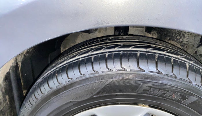 2016 Ford Figo Aspire AMBIENTE 1.2 PETROL, Petrol, Manual, 88,510 km, Right Front Tyre Tread