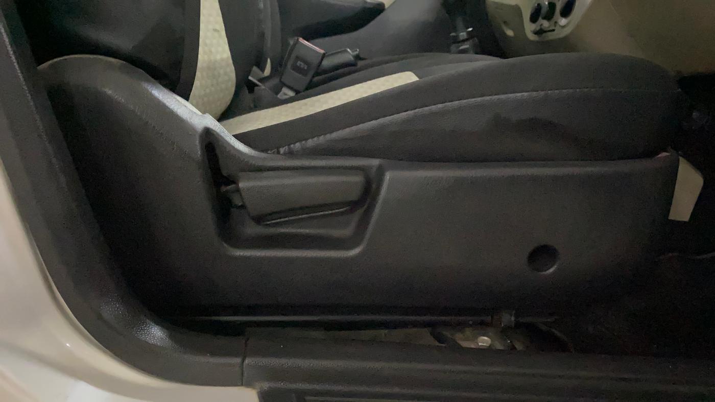 2020 Maruti Alto LXI, Petrol, Manual, 84,964 km, Driver Side Adjustment Panel