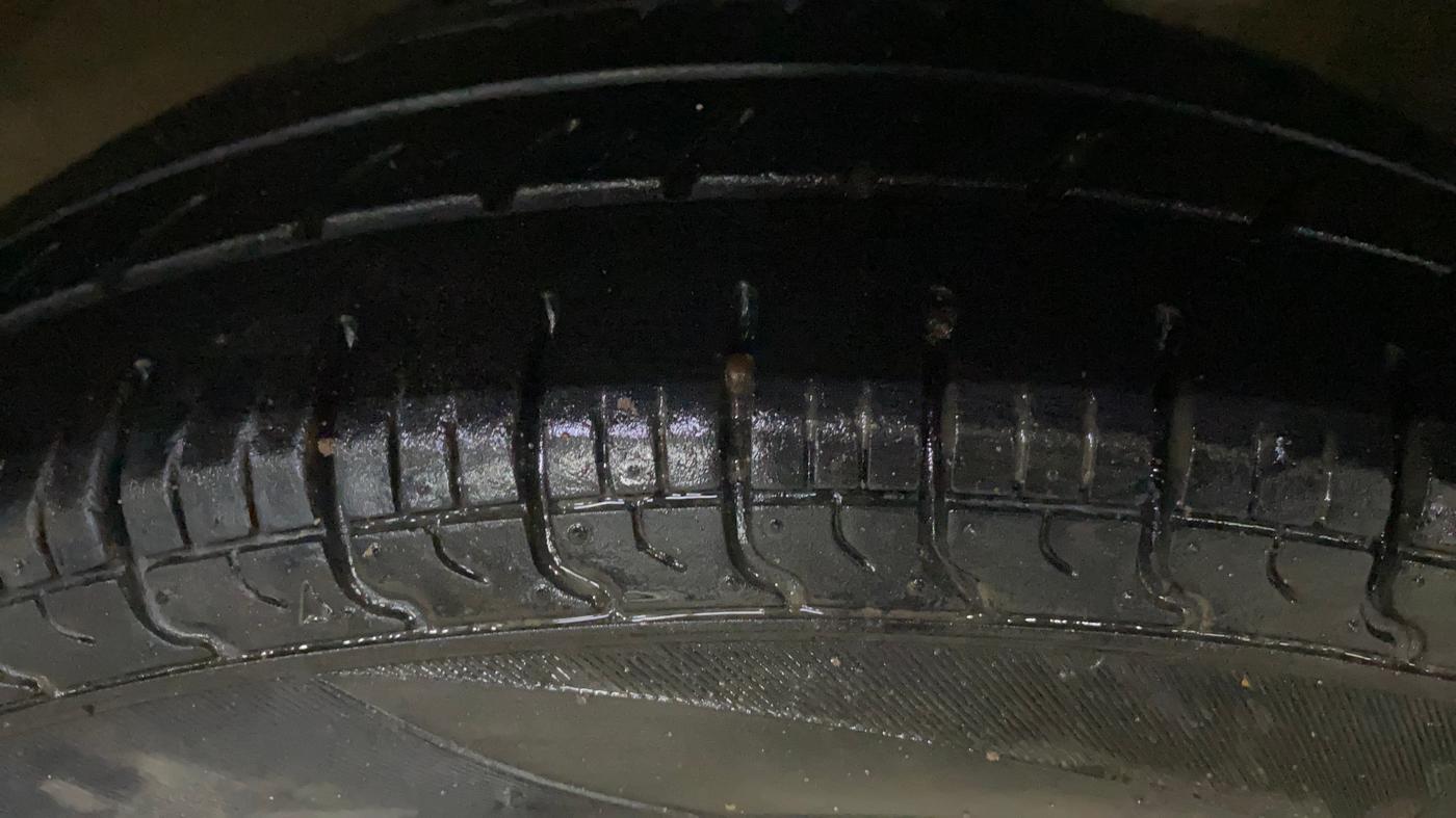 2020 Maruti Alto LXI, Petrol, Manual, 84,964 km, Left Front Tyre Tread