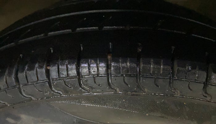 2020 Maruti Alto LXI, Petrol, Manual, 84,964 km, Left Front Tyre Tread