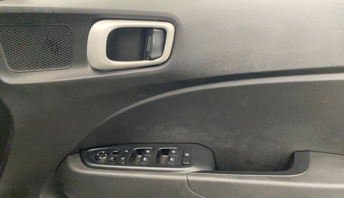 2020 Hyundai VENUE SX PLUS 1.0 TURBO DCT, Petrol, Automatic, 55,043 km, Driver Side Door Panels Control