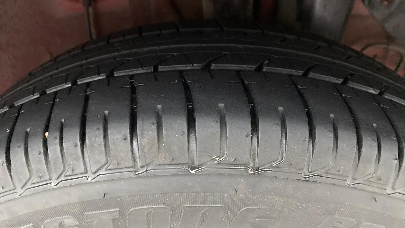 2018 Hyundai Elite i20 ASTA 1.2  CVT, Petrol, Automatic, 83,645 km, Left Rear Tyre Tread