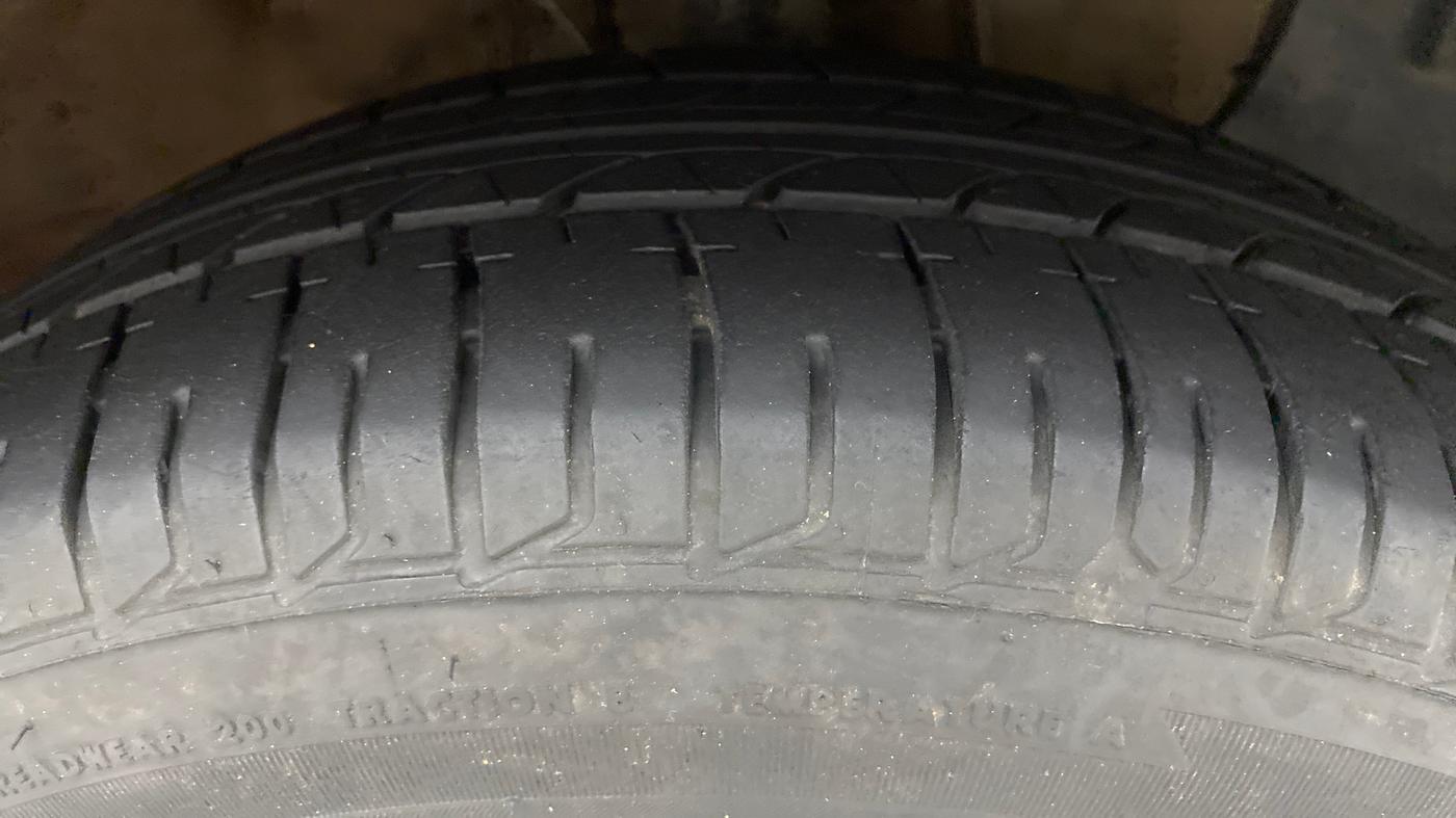 2018 Hyundai Elite i20 ASTA 1.2  CVT, Petrol, Automatic, 83,645 km, Right Front Tyre Tread
