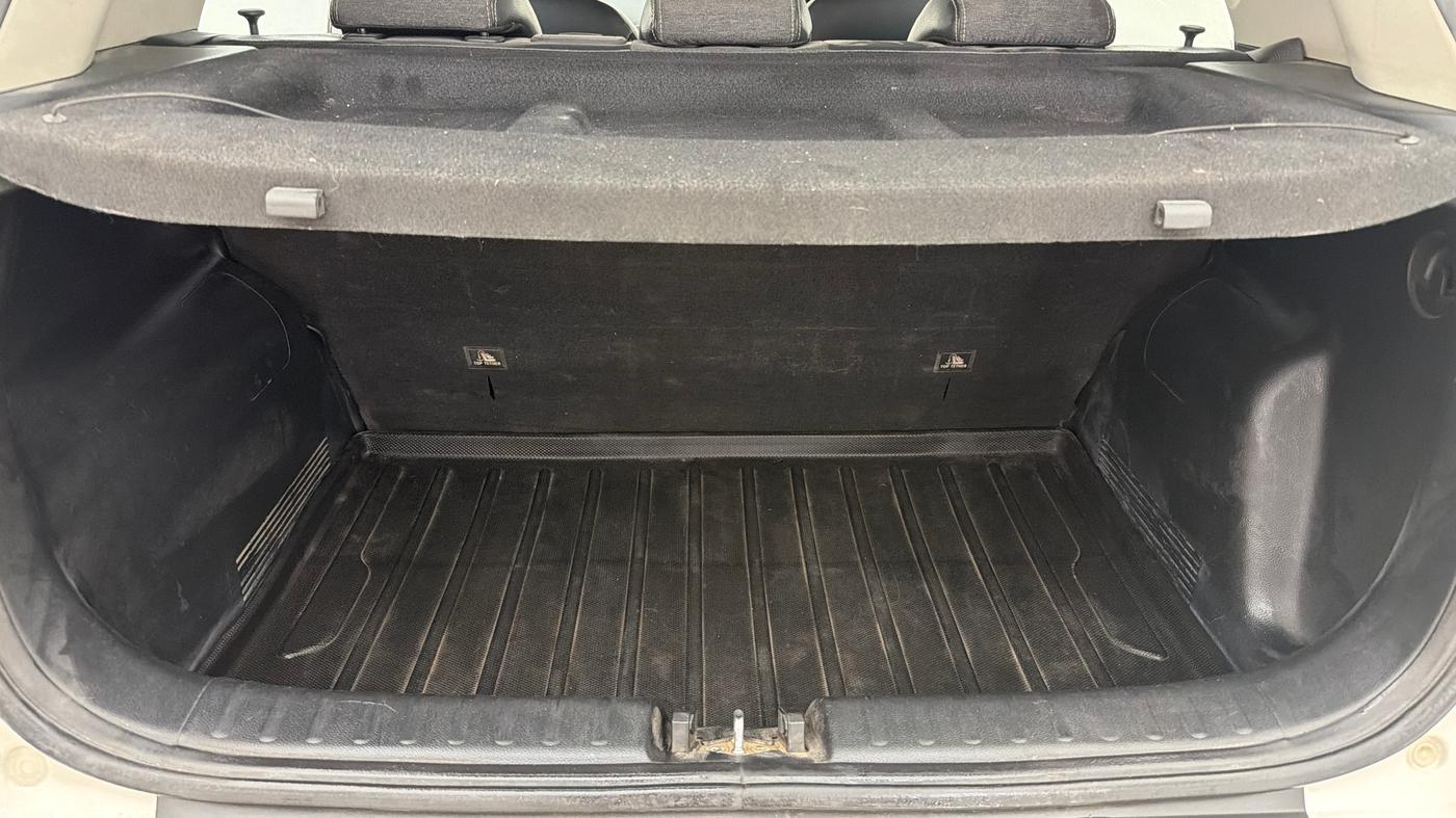 2023 KIA SONET HTK PLUS 1.0 IMT, Petrol, Manual, 44,593 km, Boot Inside
