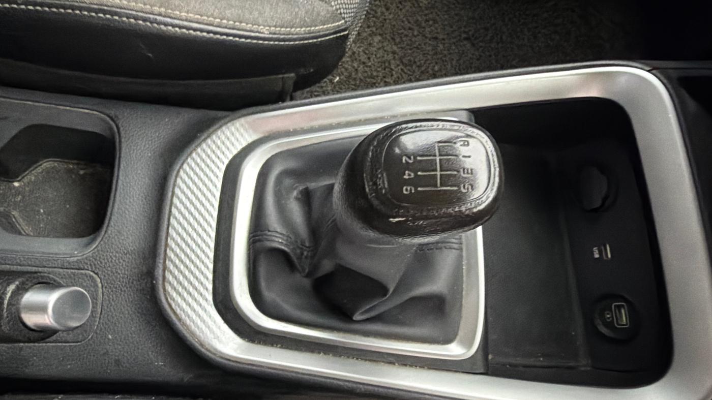 2023 KIA SONET HTK PLUS 1.0 IMT, Petrol, Manual, 44,593 km, Gear Lever