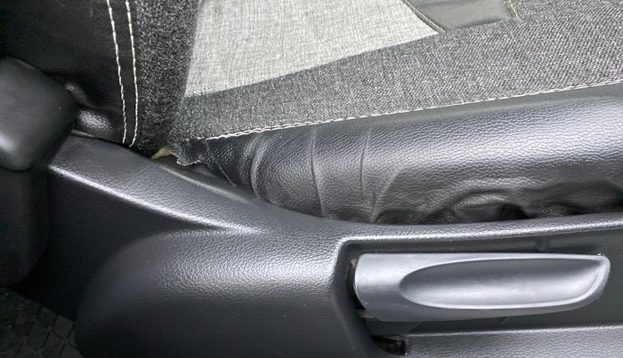 2019 Volkswagen Polo COMFORTLINE 1.0 PETROL, Petrol, Manual, 32,955 km, Driver Side Adjustment Panel
