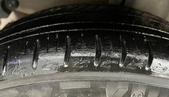 2021 Hyundai AURA SX 1.2, Petrol, Manual, 21,860 km, Right Rear Tyre Tread