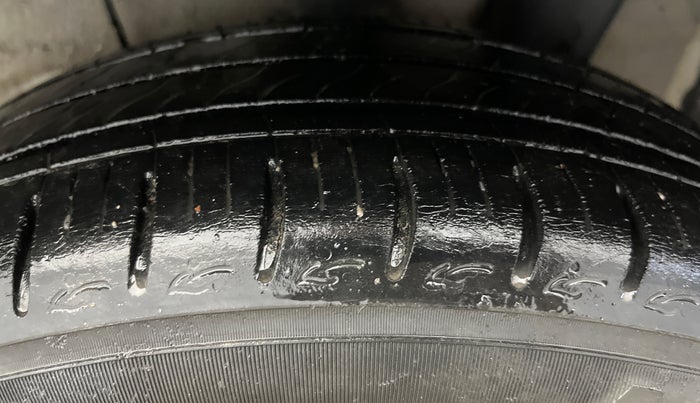 2021 Hyundai AURA SX 1.2, Petrol, Manual, 21,860 km, Left Rear Tyre Tread