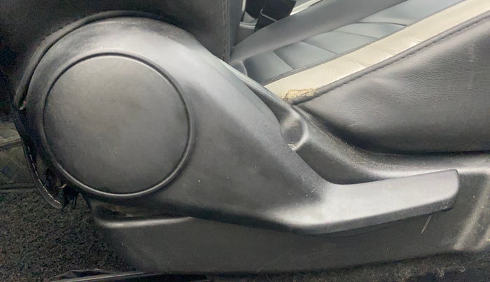 2017 Maruti Baleno DELTA PETROL 1.2, Petrol, Manual, 72,598 km, Driver Side Adjustment Panel