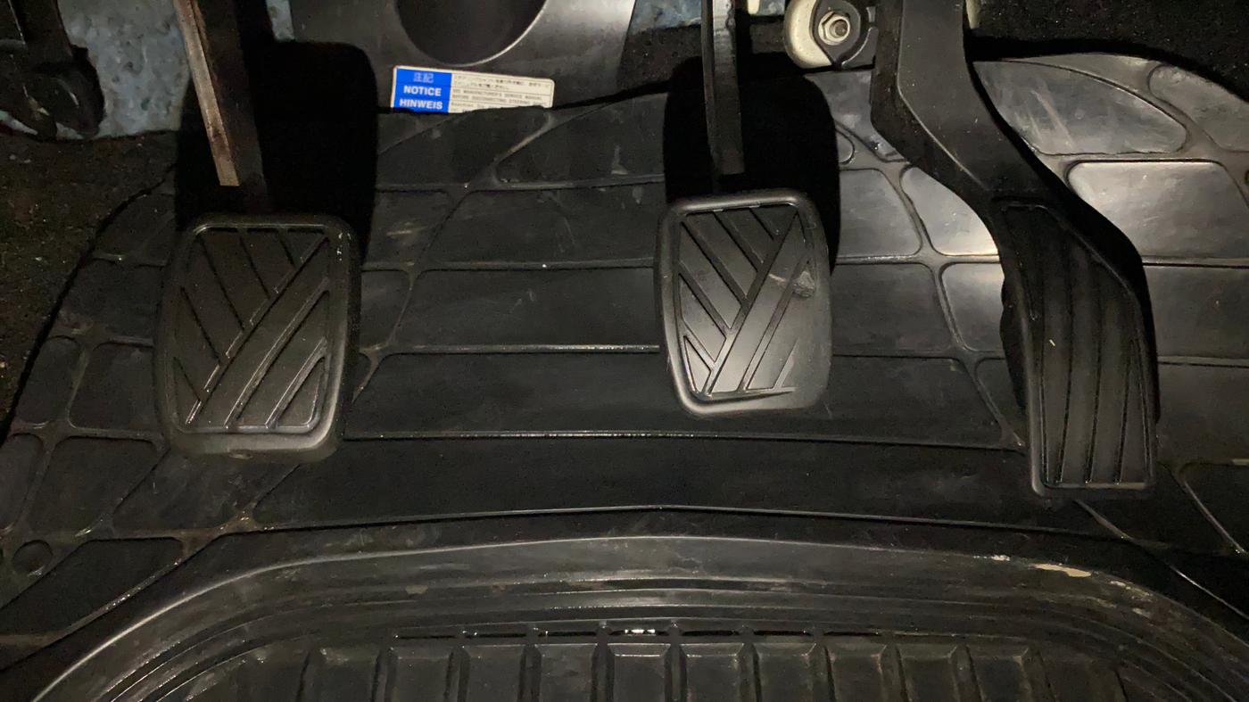 2017 Maruti Swift LXI (O), Petrol, Manual, 78,285 km, Pedals
