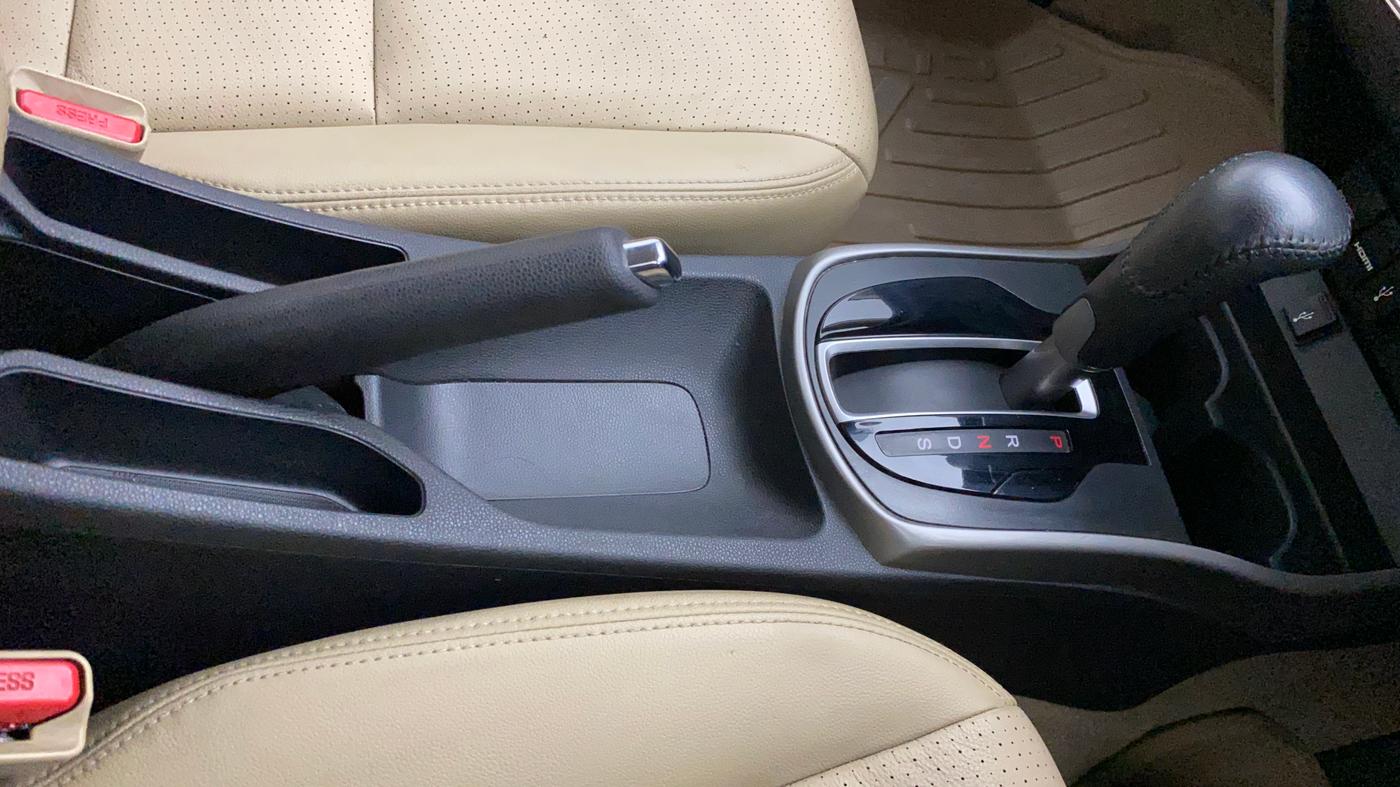 2017 Honda City 1.5L I-VTEC VX CVT, Petrol, Automatic, 70,137 km, Gear Lever