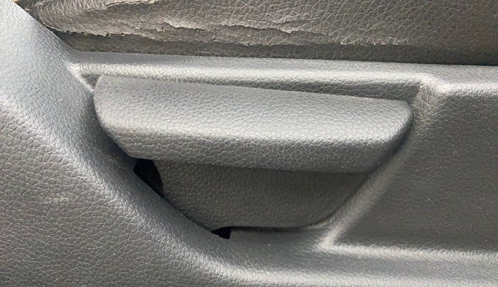 2015 Hyundai Eon ERA +, Petrol, Manual, 33,268 km, Driver Side Adjustment Panel